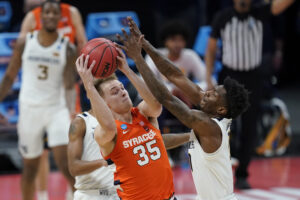 NOTEBOOK: Wires were crossed in West Virginia's defense against Syracuse's Buddy Boeheim